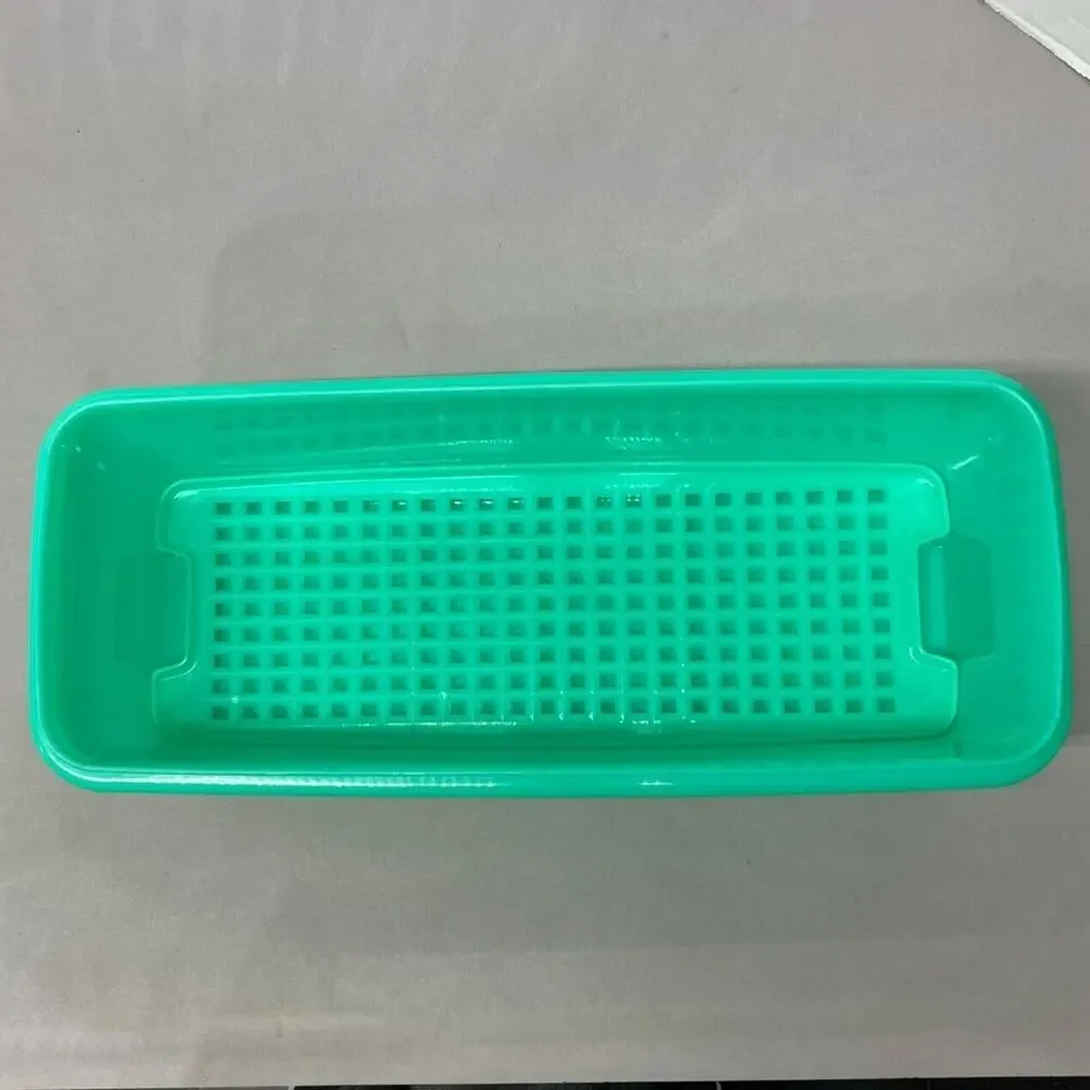 TUPPERWARE Bread Celery Vegetable Keeper Container Jadeite Green 782 892 Vintage